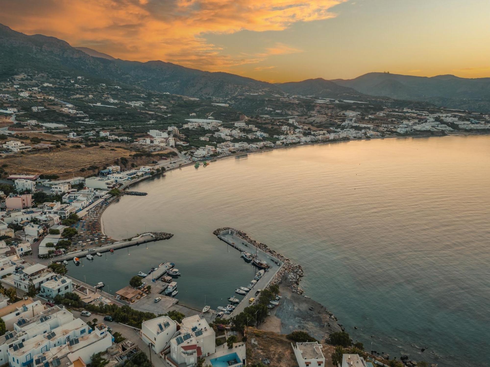 Plakakia Luxury Apartments Makrýgialos Eksteriør billede